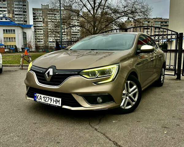 Бежевый Рено Меган, объемом двигателя 1.46 л и пробегом 144 тыс. км за 12500 $, фото 1 на Automoto.ua
