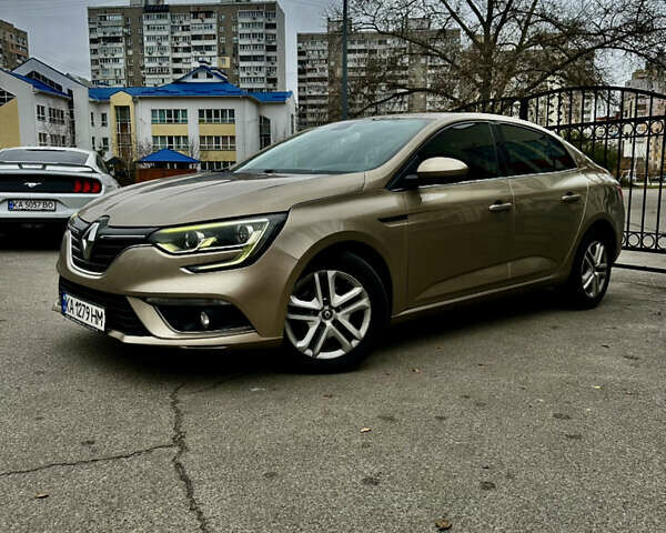 Бежевый Рено Меган, объемом двигателя 1.46 л и пробегом 144 тыс. км за 12500 $, фото 2 на Automoto.ua