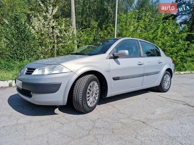 Бежевый Рено Меган, объемом двигателя 1.4 л и пробегом 245 тыс. км за 3900 $, фото 5 на Automoto.ua