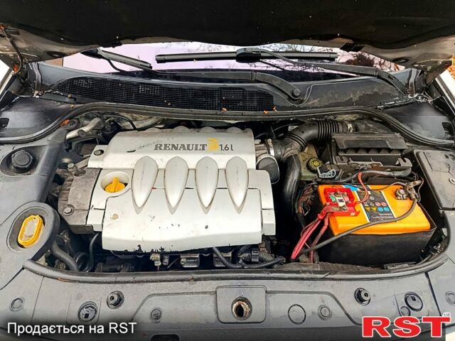 Бежевый Рено Меган, объемом двигателя 1.6 л и пробегом 230 тыс. км за 4700 $, фото 5 на Automoto.ua