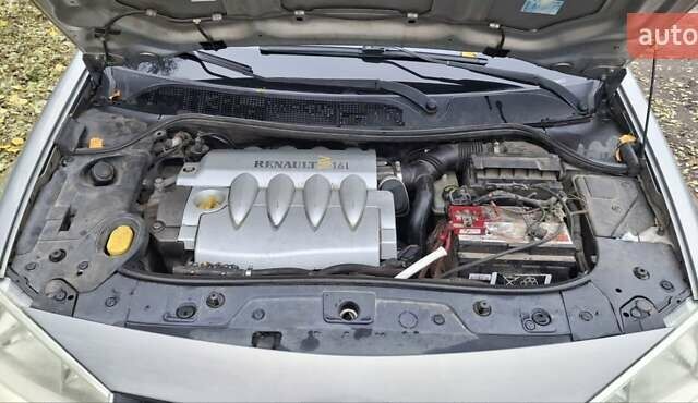 Бежевый Рено Меган, объемом двигателя 1.6 л и пробегом 202 тыс. км за 4400 $, фото 19 на Automoto.ua