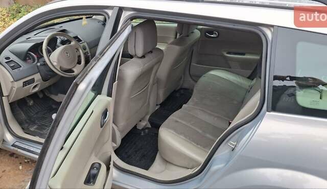 Бежевый Рено Меган, объемом двигателя 1.6 л и пробегом 202 тыс. км за 4400 $, фото 16 на Automoto.ua