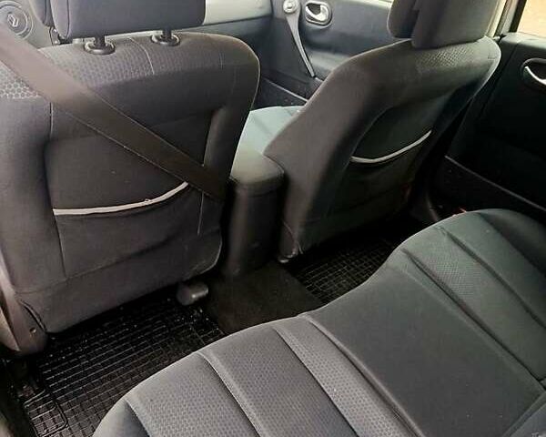 Бежевый Рено Меган, объемом двигателя 1.6 л и пробегом 230 тыс. км за 4700 $, фото 15 на Automoto.ua