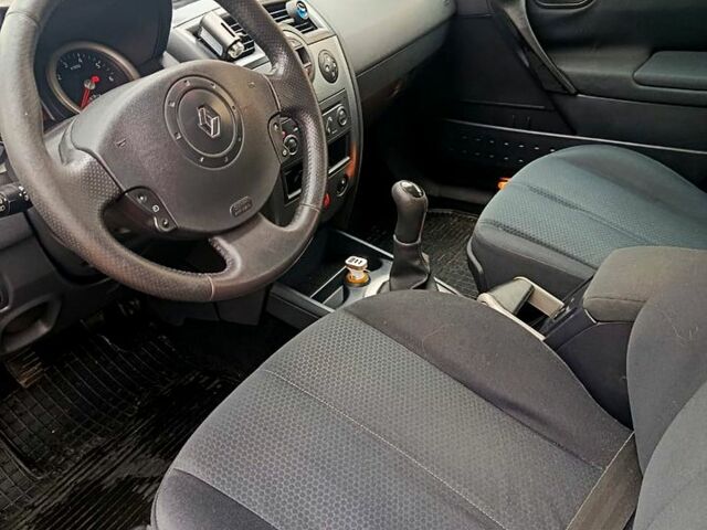 Бежевый Рено Меган, объемом двигателя 1.6 л и пробегом 230 тыс. км за 4700 $, фото 2 на Automoto.ua