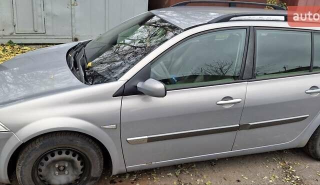 Бежевый Рено Меган, объемом двигателя 1.6 л и пробегом 202 тыс. км за 4400 $, фото 3 на Automoto.ua