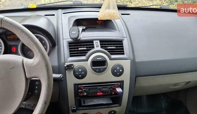 Бежевый Рено Меган, объемом двигателя 1.6 л и пробегом 202 тыс. км за 4400 $, фото 22 на Automoto.ua