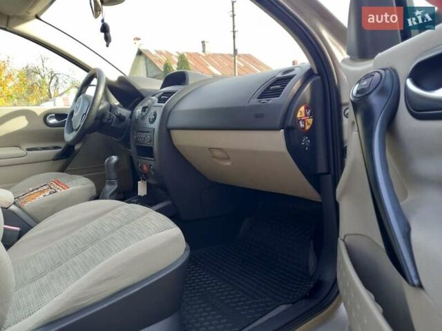 Бежевий Рено Меган, об'ємом двигуна 1.6 л та пробігом 190 тис. км за 5300 $, фото 4 на Automoto.ua