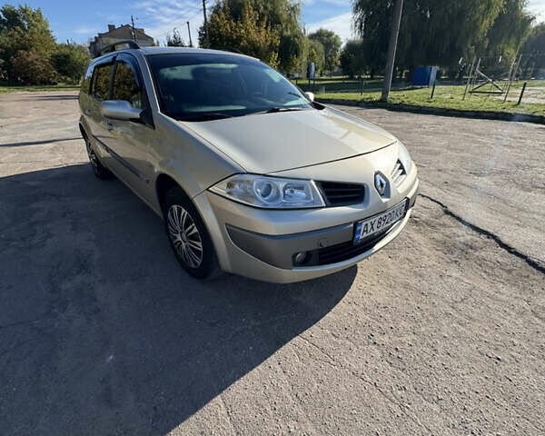 Бежевый Рено Меган, объемом двигателя 1.6 л и пробегом 305 тыс. км за 4800 $, фото 39 на Automoto.ua
