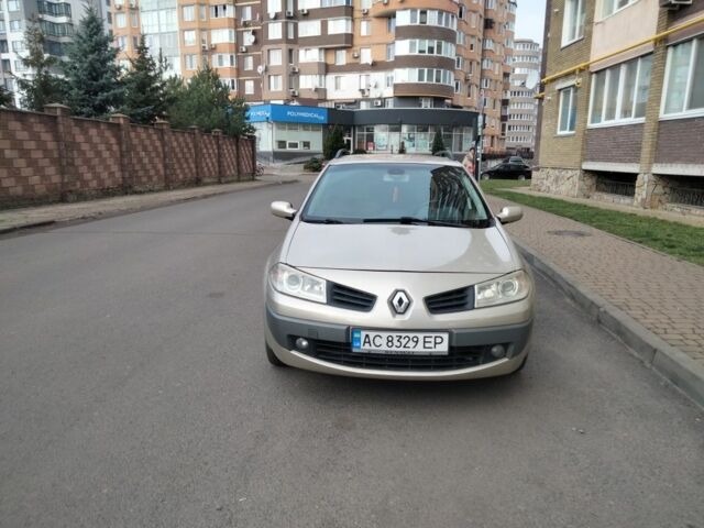 Бежевый Рено Меган, объемом двигателя 1.6 л и пробегом 249 тыс. км за 3800 $, фото 2 на Automoto.ua