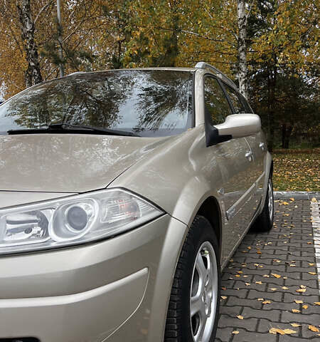 Рено Меган 2006 в Хороле на Automoto.ua Бежевый Рено Меган, объемом двигателя 1.6 л и пробегом 240 тыс. км за 5299 $, фото 18 на Automoto.ua