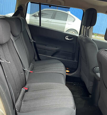 Рено Меган 2006 в Хороле на Automoto.ua Бежевый Рено Меган, объемом двигателя 1.6 л и пробегом 240 тыс. км за 5299 $, фото 37 на Automoto.ua