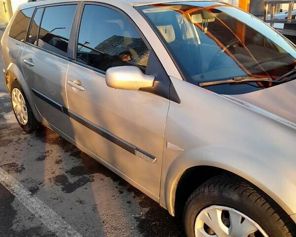 Бежевый Рено Меган, объемом двигателя 1.6 л и пробегом 250 тыс. км за 4700 $, фото 3 на Automoto.ua