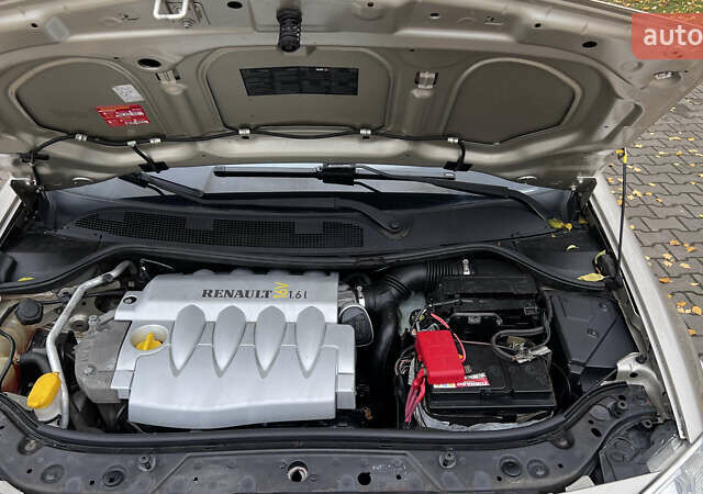 Рено Меган 2006 в Хороле на Automoto.ua Бежевый Рено Меган, объемом двигателя 1.6 л и пробегом 240 тыс. км за 5299 $, фото 52 на Automoto.ua