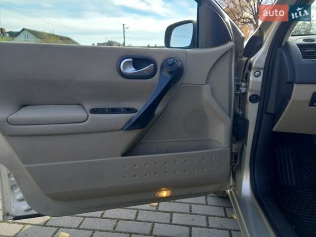 Бежевий Рено Меган, об'ємом двигуна 1.6 л та пробігом 190 тис. км за 5300 $, фото 5 на Automoto.ua