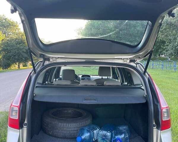 Бежевый Рено Меган, объемом двигателя 1.6 л и пробегом 250 тыс. км за 4700 $, фото 10 на Automoto.ua