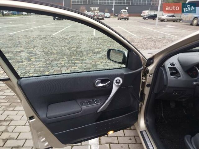 Бежевий Рено Меган, об'ємом двигуна 1.6 л та пробігом 246 тис. км за 4500 $, фото 9 на Automoto.ua