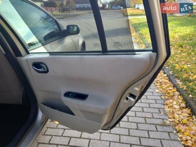 Бежевий Рено Меган, об'ємом двигуна 1.6 л та пробігом 190 тис. км за 5300 $, фото 13 на Automoto.ua