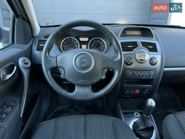 Бежевый Рено Меган, объемом двигателя 1.6 л и пробегом 225 тыс. км за 5400 $, фото 42 на Automoto.ua