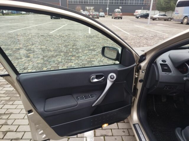 Бежевий Рено Меган, об'ємом двигуна 1.6 л та пробігом 246 тис. км за 4500 $, фото 4 на Automoto.ua