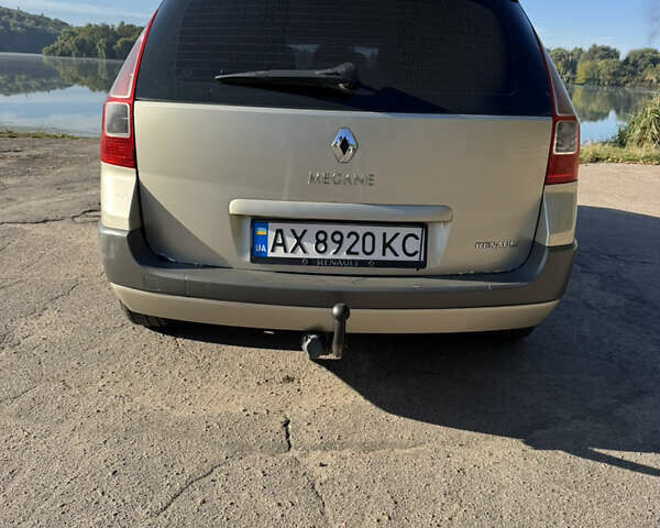 Бежевый Рено Меган, объемом двигателя 1.6 л и пробегом 305 тыс. км за 4800 $, фото 45 на Automoto.ua