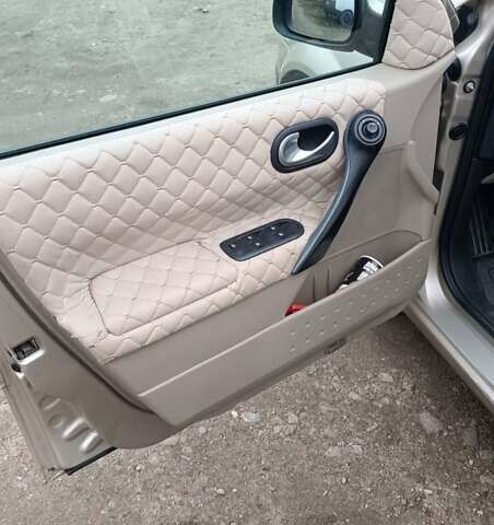 Бежевый Рено Меган, объемом двигателя 1.99 л и пробегом 404 тыс. км за 6000 $, фото 14 на Automoto.ua