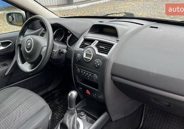 Рено Меган 2006 в Хороле на Automoto.ua Бежевый Рено Меган, объемом двигателя 1.6 л и пробегом 240 тыс. км за 5299 $, фото 41 на Automoto.ua