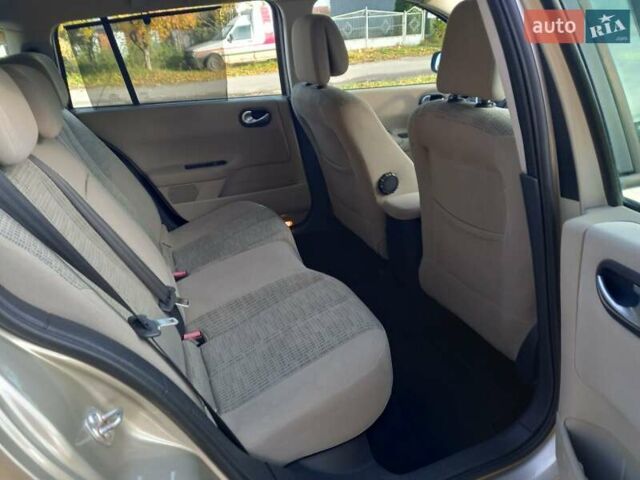 Бежевий Рено Меган, об'ємом двигуна 1.6 л та пробігом 190 тис. км за 5300 $, фото 9 на Automoto.ua