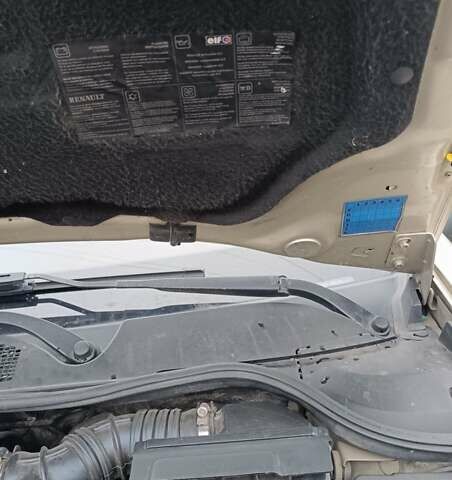 Бежевый Рено Меган, объемом двигателя 1.99 л и пробегом 404 тыс. км за 6000 $, фото 33 на Automoto.ua