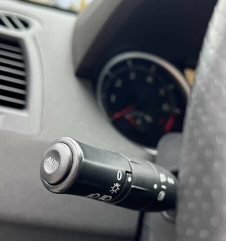 Рено Меган 2006 в Хороле на Automoto.ua Бежевый Рено Меган, объемом двигателя 1.6 л и пробегом 240 тыс. км за 5299 $, фото 28 на Automoto.ua