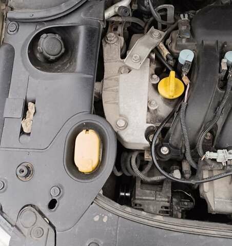 Бежевый Рено Меган, объемом двигателя 1.99 л и пробегом 404 тыс. км за 6000 $, фото 32 на Automoto.ua