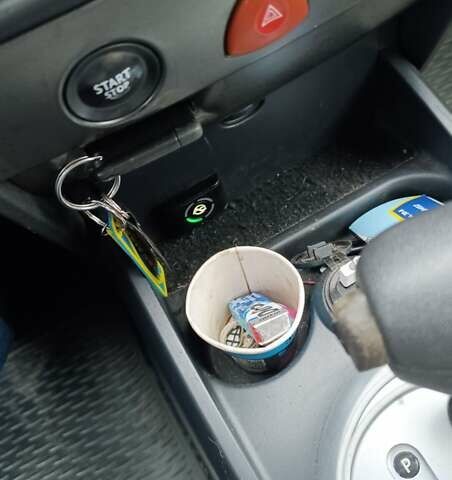 Бежевый Рено Меган, объемом двигателя 1.99 л и пробегом 404 тыс. км за 6000 $, фото 38 на Automoto.ua