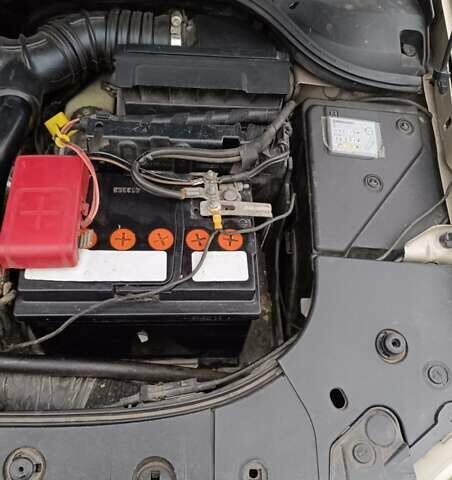 Бежевый Рено Меган, объемом двигателя 1.99 л и пробегом 404 тыс. км за 6000 $, фото 29 на Automoto.ua