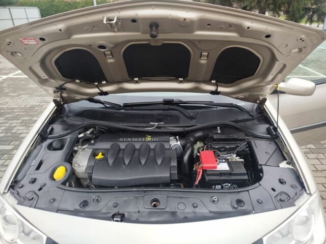 Бежевий Рено Меган, об'ємом двигуна 1.6 л та пробігом 246 тис. км за 4500 $, фото 6 на Automoto.ua