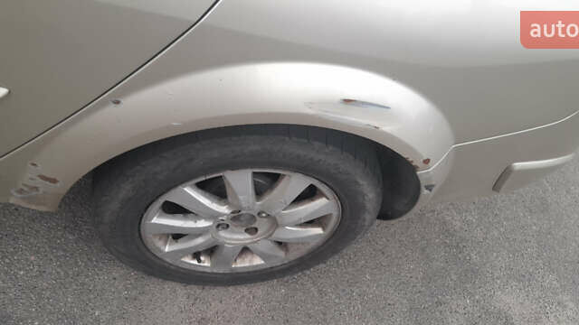 Бежевый Рено Меган, объемом двигателя 1.6 л и пробегом 370 тыс. км за 4000 $, фото 30 на Automoto.ua