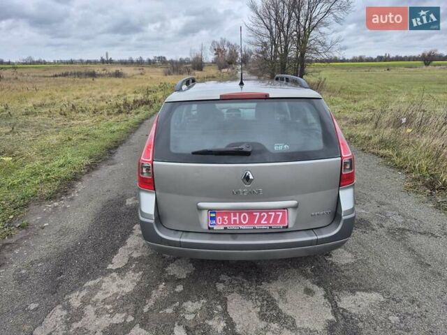 Бежевый Рено Меган, объемом двигателя 1.6 л и пробегом 135 тыс. км за 5450 $, фото 1 на Automoto.ua