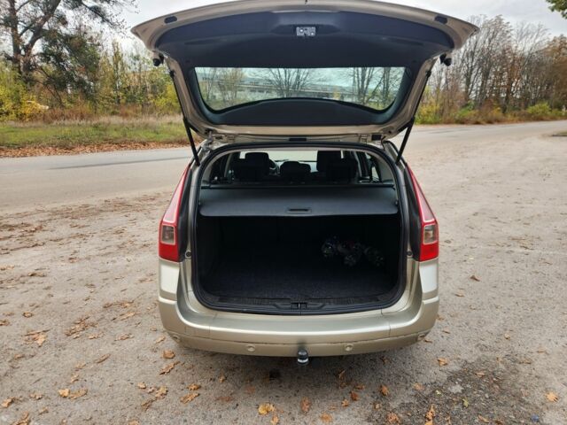 Бежевий Рено Меган, об'ємом двигуна 1.6 л та пробігом 220 тис. км за 5300 $, фото 12 на Automoto.ua