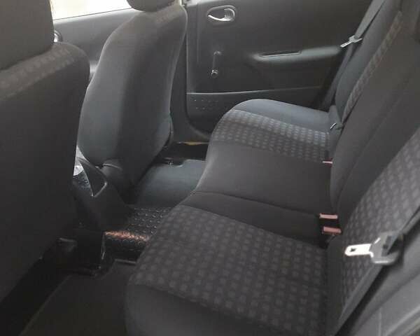 Бежевий Рено Меган, об'ємом двигуна 1.4 л та пробігом 240 тис. км за 5500 $, фото 4 на Automoto.ua