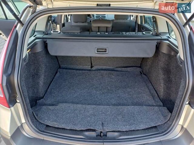 Бежевый Рено Меган, объемом двигателя 1.6 л и пробегом 195 тыс. км за 4800 $, фото 28 на Automoto.ua