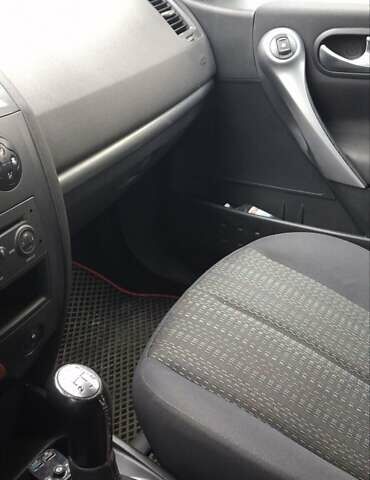 Бежевый Рено Меган, объемом двигателя 1.6 л и пробегом 174 тыс. км за 5900 $, фото 15 на Automoto.ua