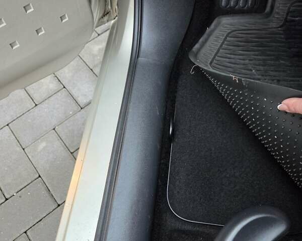 Бежевий Рено Меган, об'ємом двигуна 1.5 л та пробігом 227 тис. км за 5000 $, фото 23 на Automoto.ua