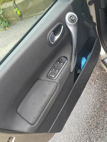 Бежевый Рено Меган, объемом двигателя 1.6 л и пробегом 370 тыс. км за 4000 $, фото 9 на Automoto.ua