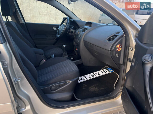 Бежевый Рено Меган, объемом двигателя 1.6 л и пробегом 177 тыс. км за 5899 $, фото 30 на Automoto.ua