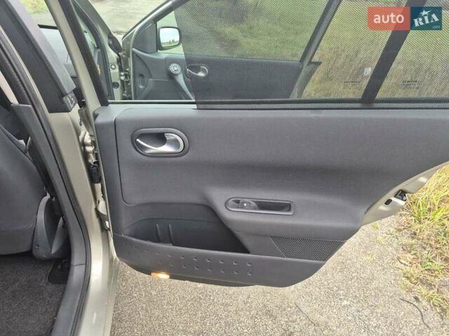 Бежевый Рено Меган, объемом двигателя 1.6 л и пробегом 135 тыс. км за 5450 $, фото 15 на Automoto.ua