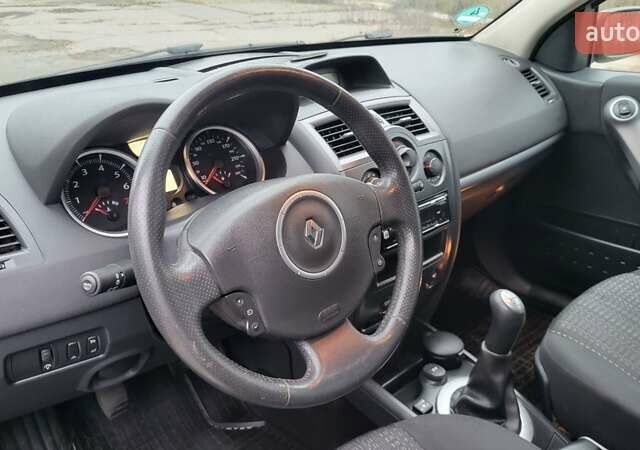 Бежевий Рено Меган, об'ємом двигуна 1.6 л та пробігом 260 тис. км за 5600 $, фото 18 на Automoto.ua