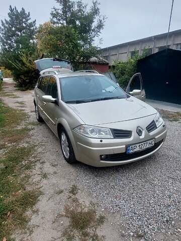 Бежевый Рено Меган, объемом двигателя 1.6 л и пробегом 250 тыс. км за 5800 $, фото 1 на Automoto.ua