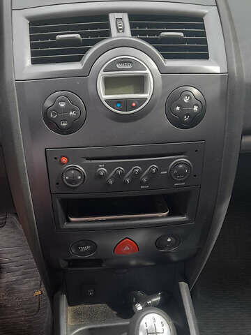 Бежевый Рено Меган, объемом двигателя 1.6 л и пробегом 370 тыс. км за 4000 $, фото 18 на Automoto.ua