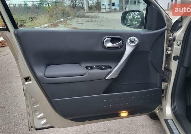 Бежевий Рено Меган, об'ємом двигуна 1.6 л та пробігом 260 тис. км за 5600 $, фото 19 на Automoto.ua