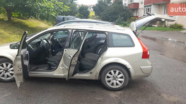 Бежевый Рено Меган, объемом двигателя 1.6 л и пробегом 370 тыс. км за 4000 $, фото 3 на Automoto.ua