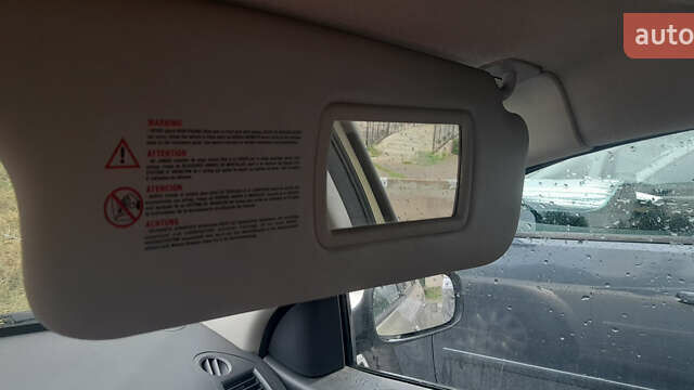 Бежевый Рено Меган, объемом двигателя 1.6 л и пробегом 370 тыс. км за 4000 $, фото 6 на Automoto.ua