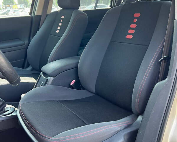 Бежевый Рено Меган, объемом двигателя 2 л и пробегом 190 тыс. км за 6300 $, фото 8 на Automoto.ua